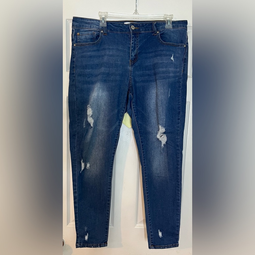 Dark wash skinny jeans from Chic Soul